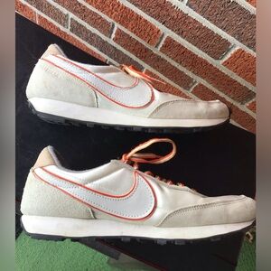 Nike Athletic Daybreak Sail Rush Orange Size 8